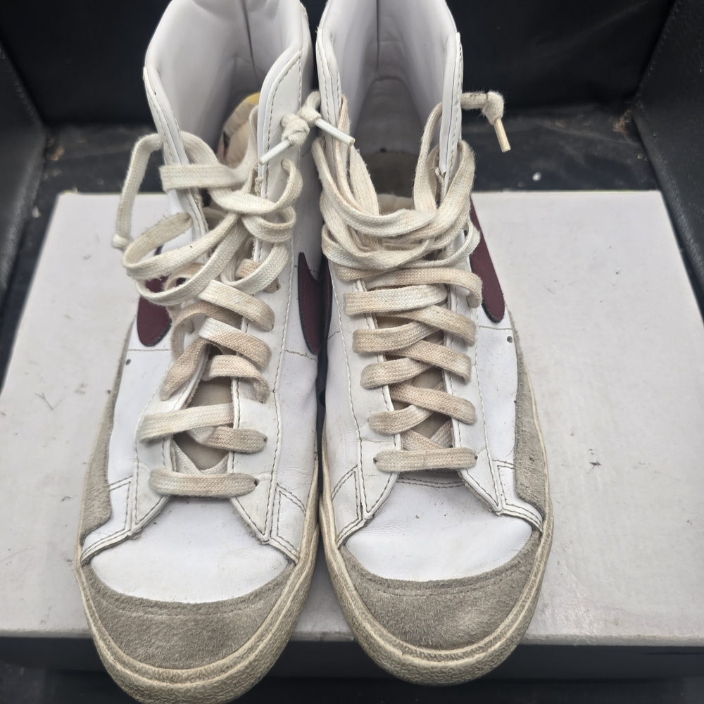 Nike Men's‎ High-Top Sneakers White with Maroon Swoosh